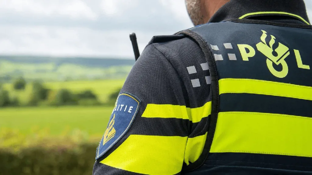 Mishandeling bij pinautomaat Deventer: dader gezocht