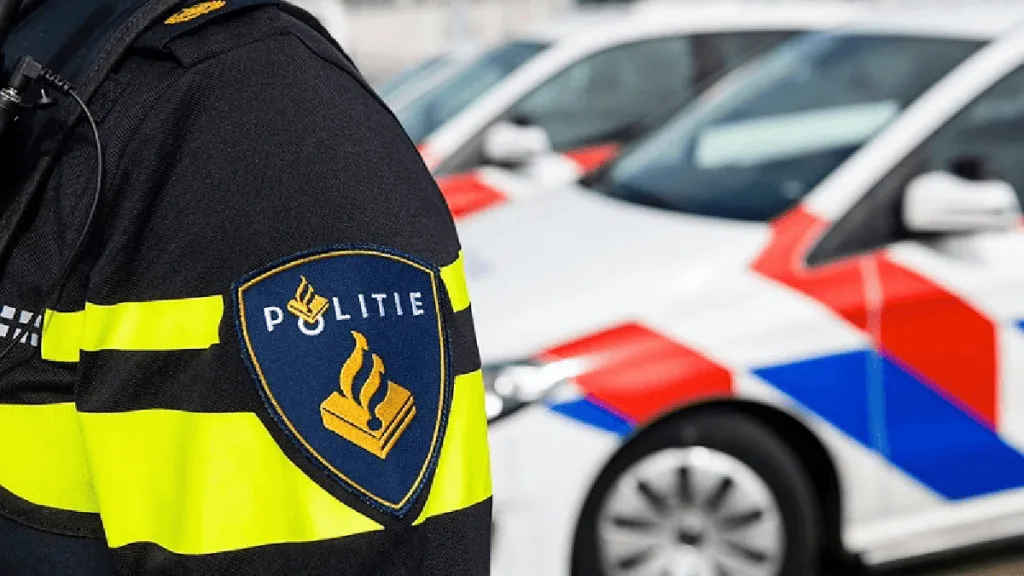 Politie zoekt pinpasdieven in Deventer en Enschede