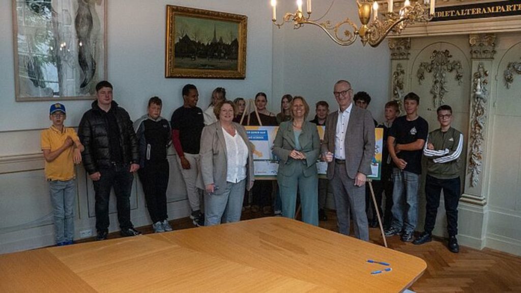 Leerlingen tekenen mee voor nieuwe school Leerlingen tekenen mee voor nieuwe school